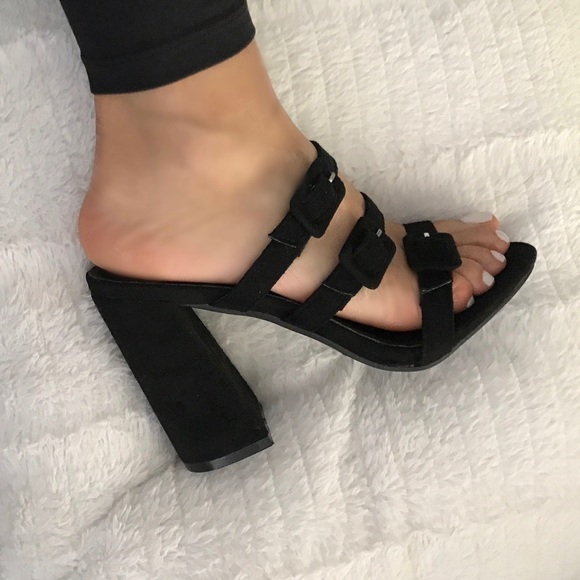 Fashion Nova Black High Heel Sandals - Picture 3 of 5